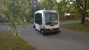 robottibussi-kaartamassa-innovaatiokujalle